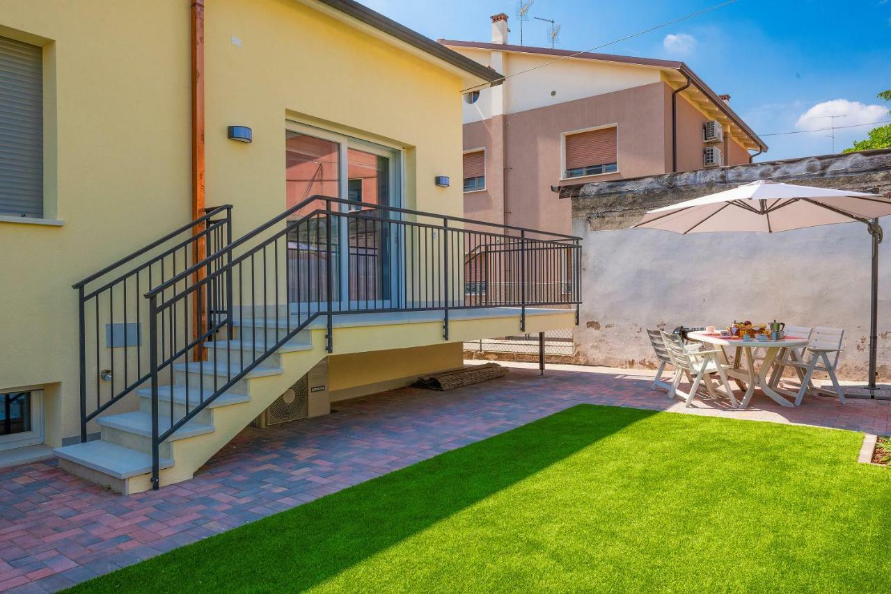 Family House Bivio Villa Peschiera del Garda Exterior photo